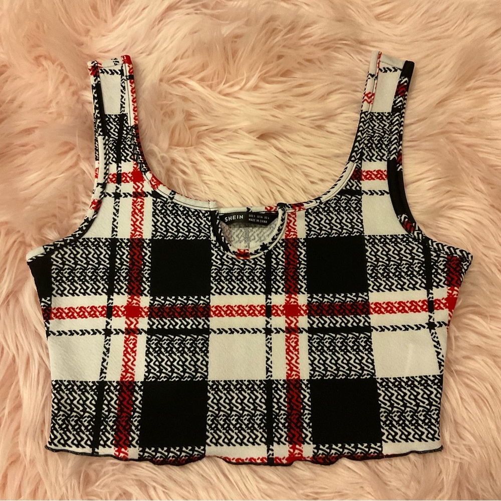 SHEIN Women's Plaid Crop Top - Black and Red